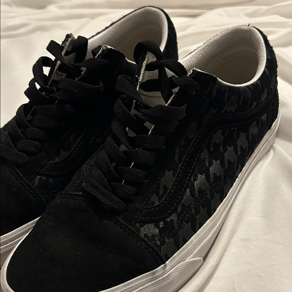 Men’s Vans Black and White velvet Shoes